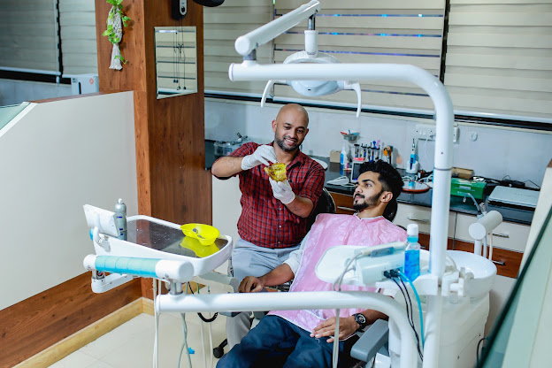 Dr. NOUFAL'S MUNDATH DENTAL CLINIC KOPPAM